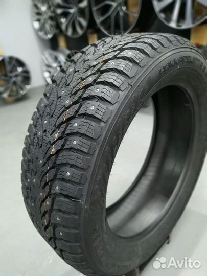 Nokian Tyres Hakkapeliitta 9 295/40 R20 110T