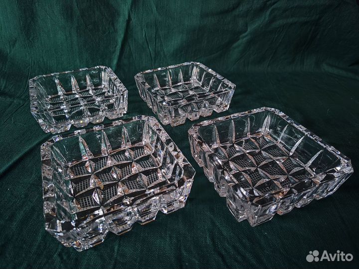Комплект 4 хрустальных пепельниц-менажниц