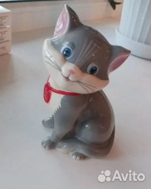 Сувениры. Копилка. Нэцки. Гжель