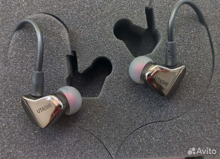 Наушники новые