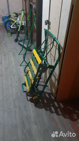 Санки на колесиках с чехлом сиденьем