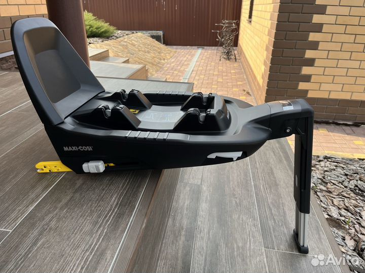 Автокресло Maxi Cosi Rock + Maxi Cosi FamilyFix3