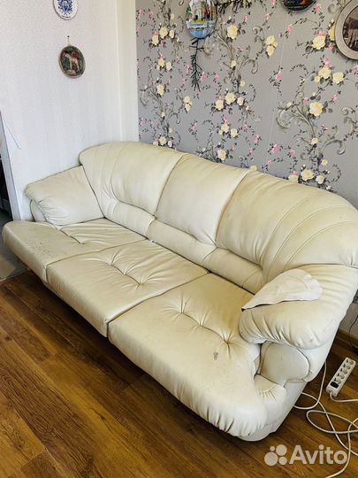 Кожаный диван и кресла бу