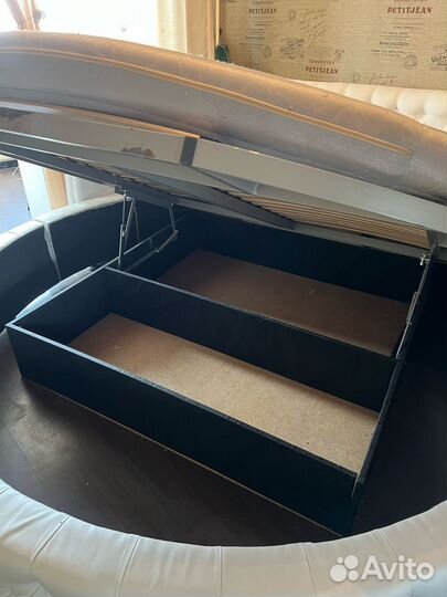 Кровать двухспальная бу