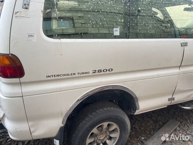 Крыло заднее правое Mitsubishi Delica PE8W 4M40