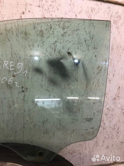 Стекло двери переднее левое Volkswagen Touareg 1