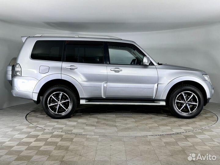 Mitsubishi Pajero 3.2 AT, 2011, 297 152 км