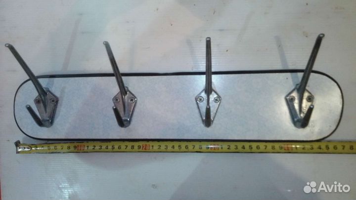 Вешалка настенная