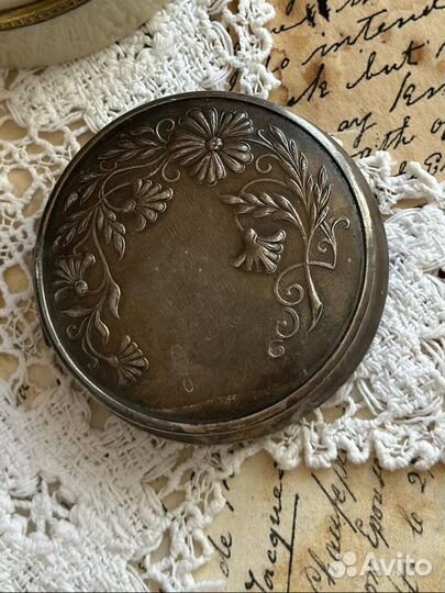 Пудренница мельхиор