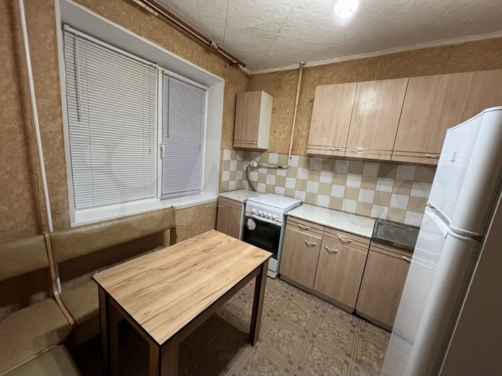 2-к. квартира, 48 м², 1/9 эт.