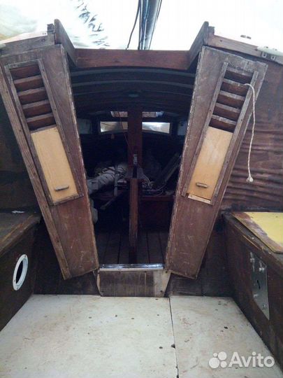 Парусная яхта. Крейсерский швертбот