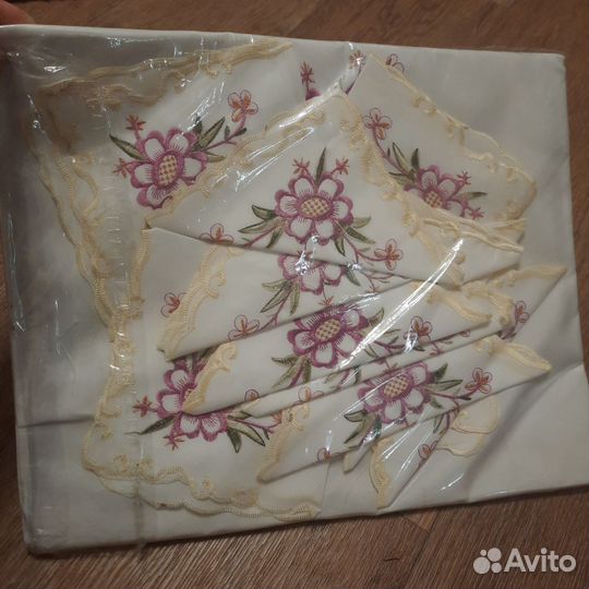 Новая скатерть с салфетками