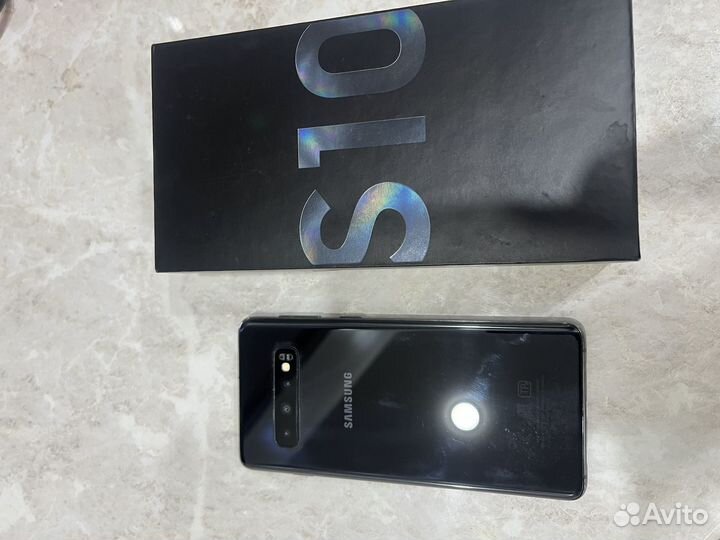 Samsung Galaxy S10, 8/128 ГБ