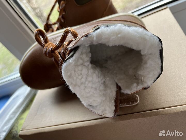 Ботинки новые размер 30