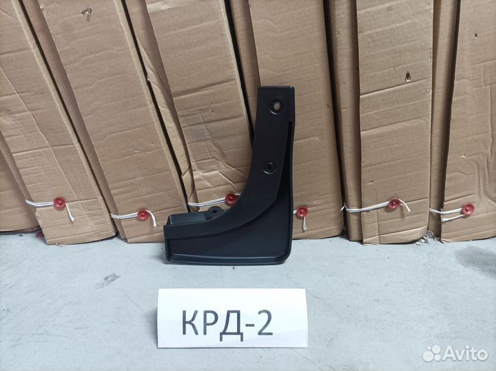 Брызговик передний левый Outlander 1 2003-2008