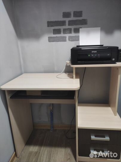 Компьютерный стол