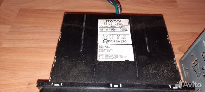 Продам магнитолу toyota