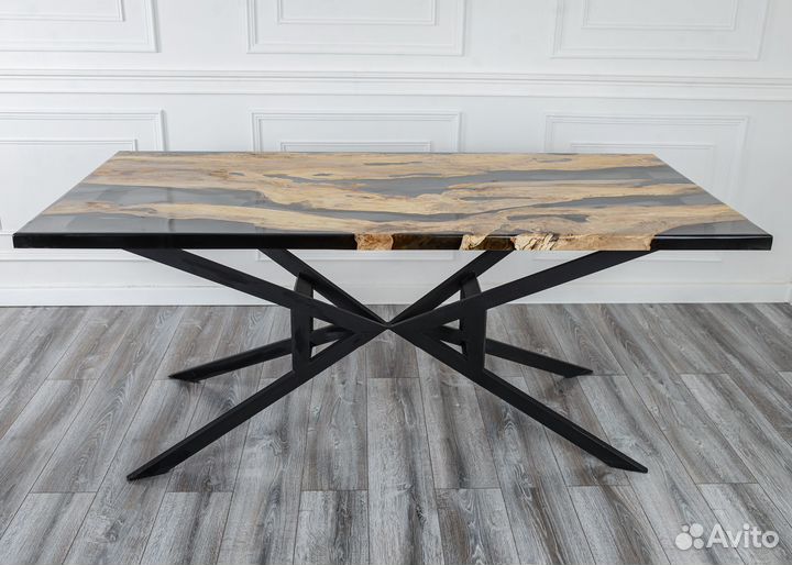 Стол из натурального слэба Граба и смолы