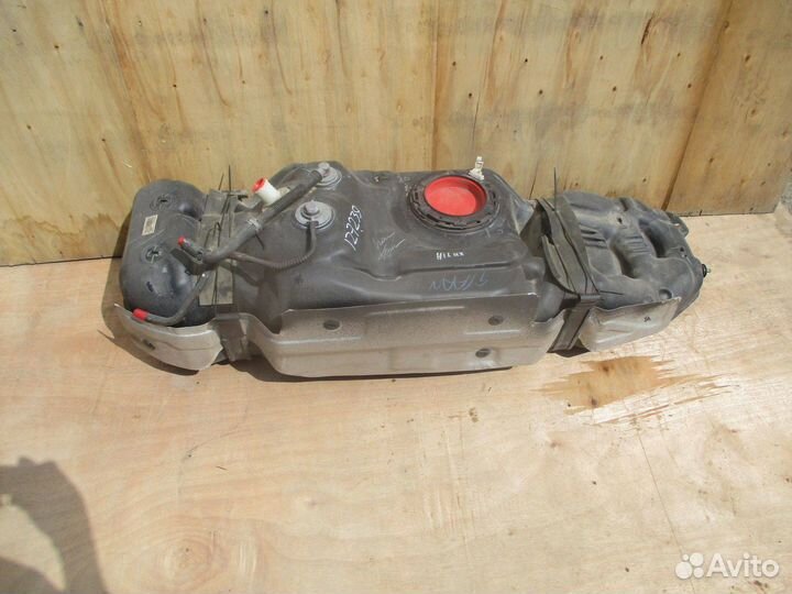 Бак топливный Toyota Hilux 8 (AN120/AN130)