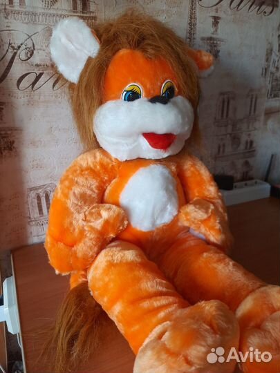 Большая мягкая игрушка лев