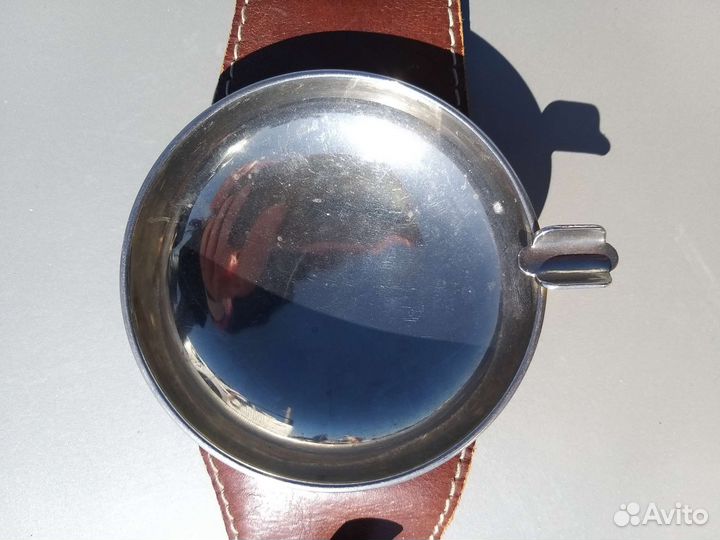 Пепельница на подлокотник кресла