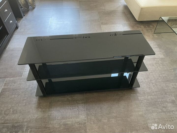 Стеклянная тумба под тв