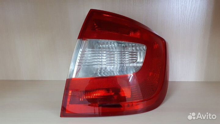 Фонарь задний правый Skoda Rapid NH3