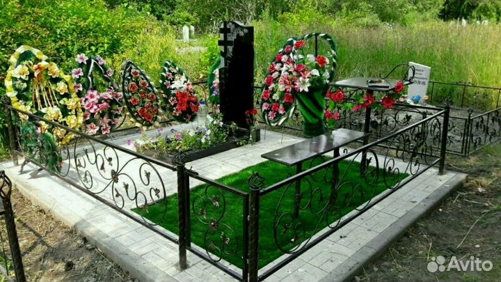 Благоустройства могил, укладка тротуарной плитки