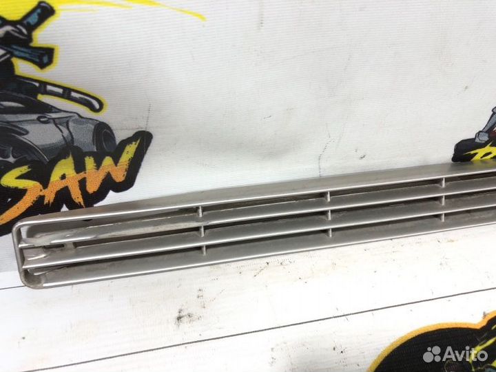 Молдинг на крыло задний Audi Coupe 81/85 1985