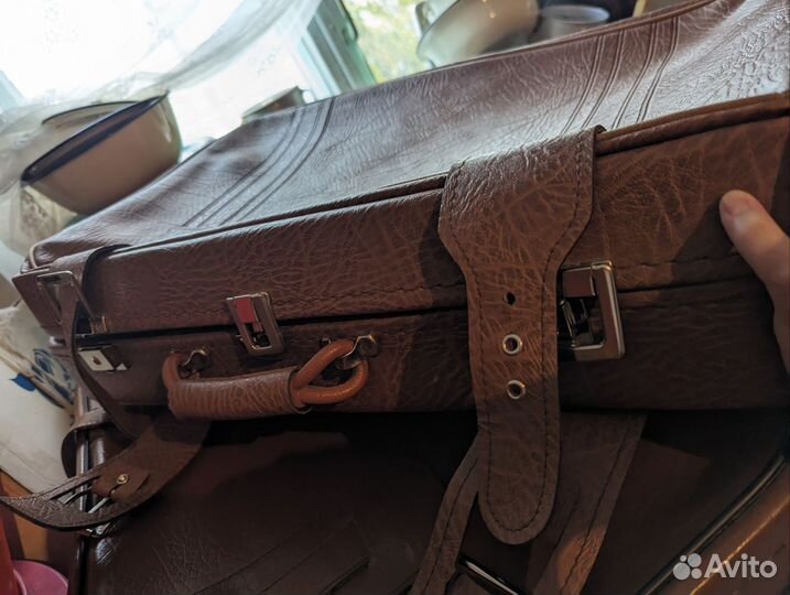 Три кожаных чемодана СССР большие