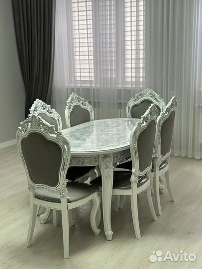 Стол в наличии