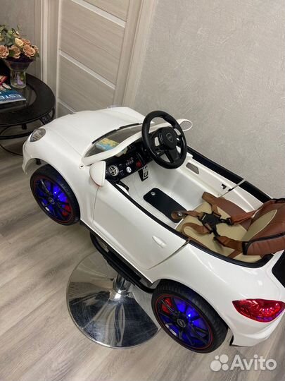 Детское парикмахерское кресло машинка