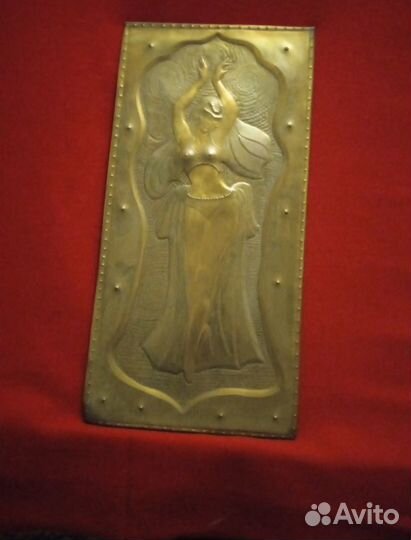 Чеканка/Винтаж/Девушка