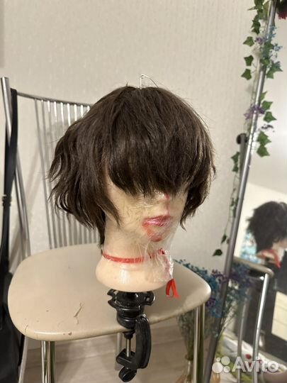 Парик коричневый волнистый