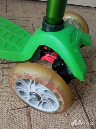 Самокат трехколесный