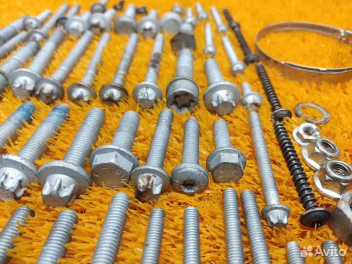 Болты и гайки двс Mercedes-Benz C-Class W204