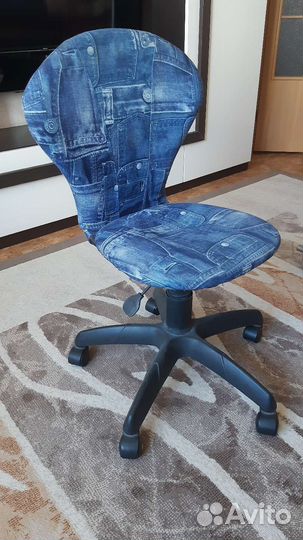 Стул для школьника регулируемый