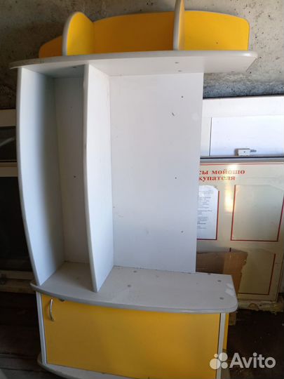 Продам навесной шкаф полку