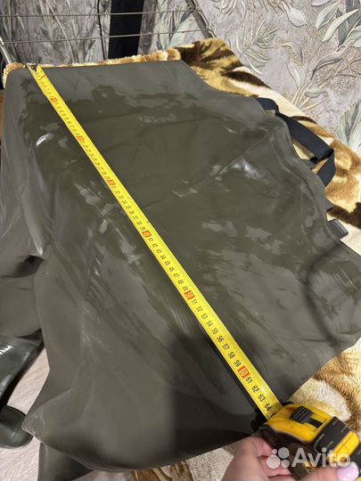 Резиновый комбинезон с сапогами