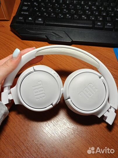 Беспроводные наушники jbl tune 520bt