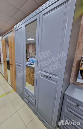 Кровать массив