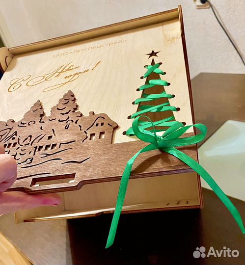 Коробка деревянная для подарка