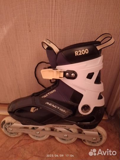 Роликовые коньки