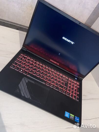 Ноутбук gigabyte g5