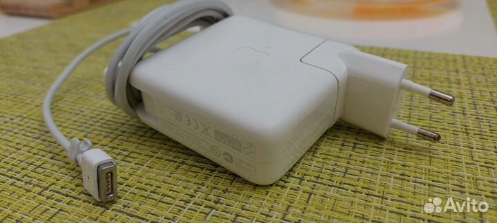 Адаптер питания Apple