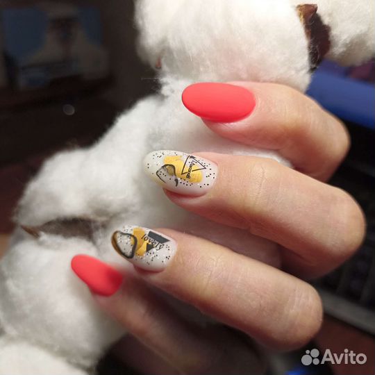 Модель на наращивание маникюр