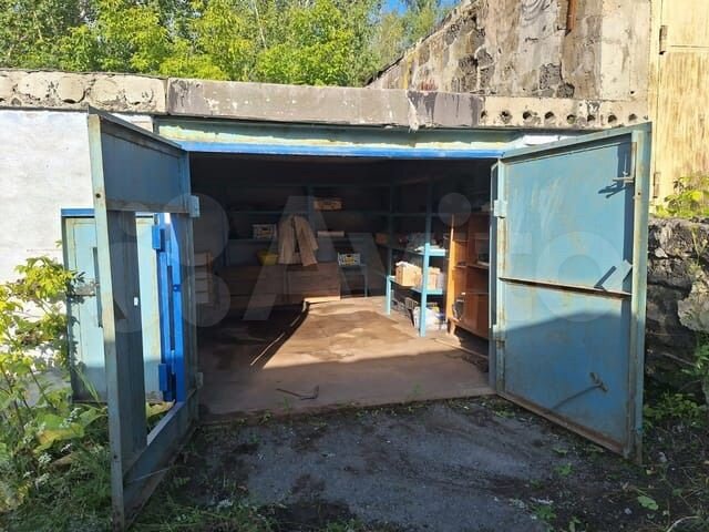 Гараж, > 30 м²