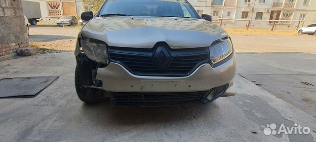 Renault Logan 1.6 MT, 2014, битый, 220 000 км с пробегом, цена 299000 руб.