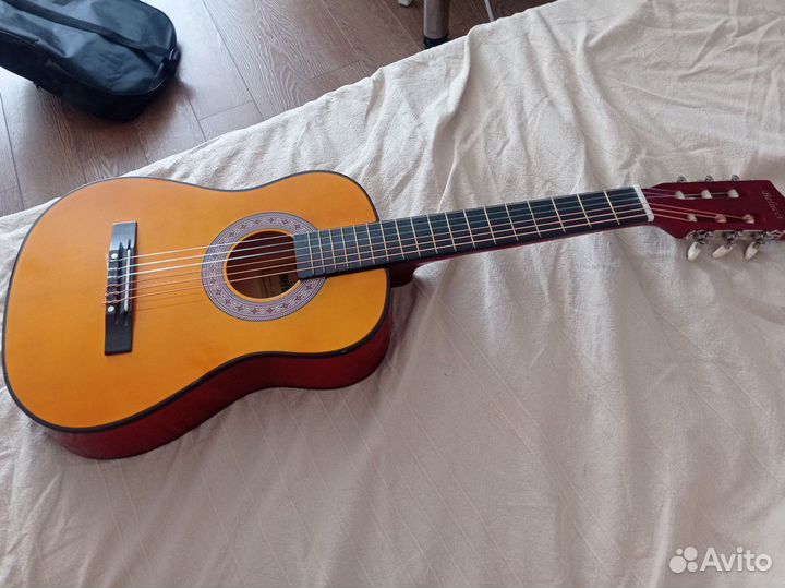 Акустическая гитара бу для левши