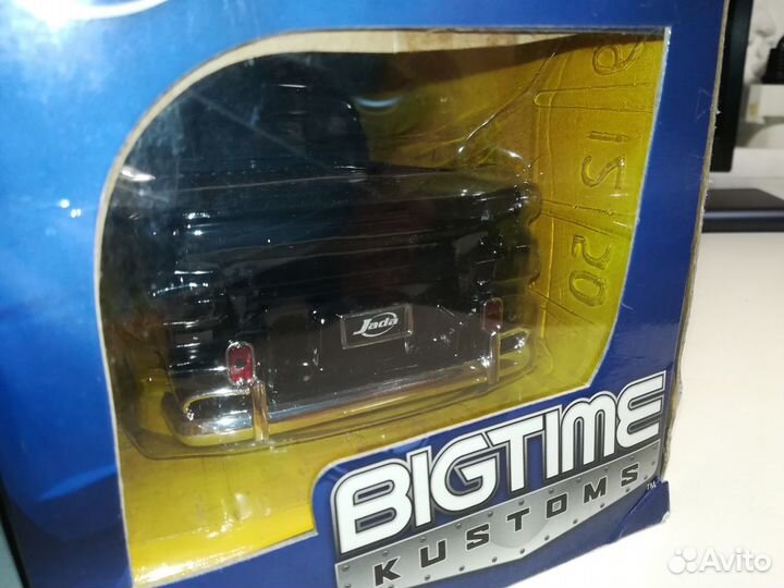 Моделька автомобиля VW BUS pickup 1963